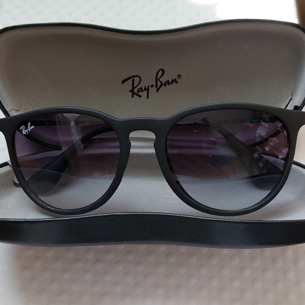 NEW Ray-Ban Sunglasses Erika Black